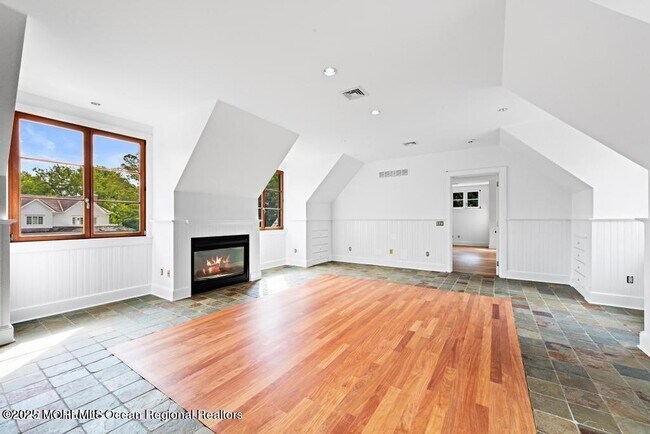 Building Photo - 18 Sheraton Ln