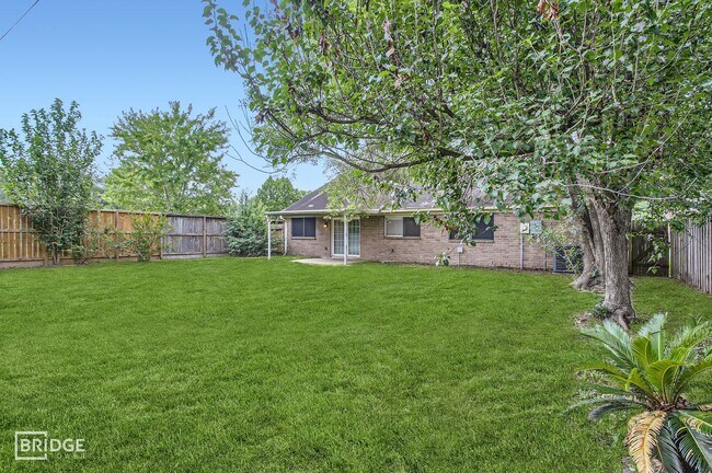 Building Photo - 11910 Yearling Dr