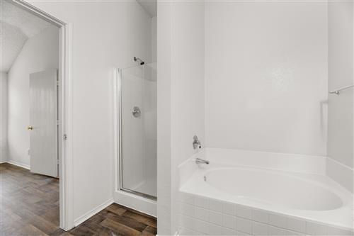 Building Photo - 10912 Fawn Valley Dr