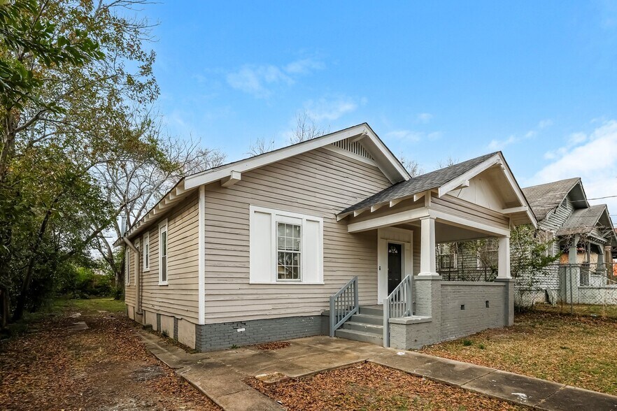 Building Photo - 2703 Peabody Ave