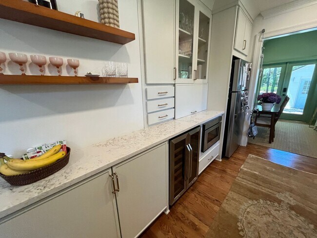 Building Photo - Charming Home in Great Location- West Ashley