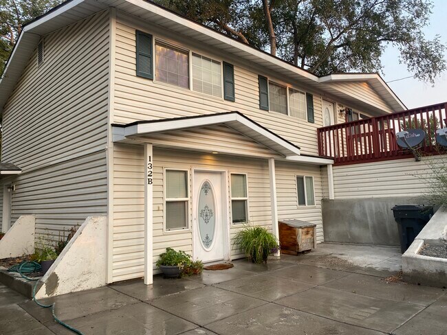 Building Photo - 132 N Bliss St