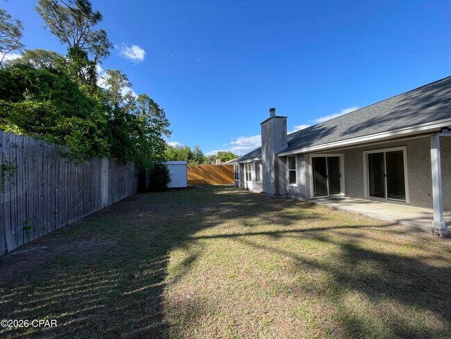 Building Photo - 140 Treasure Palm Dr