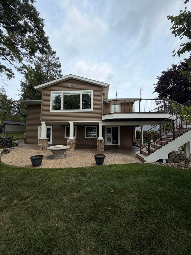 Building Photo - 250 Steves Scenic Dr