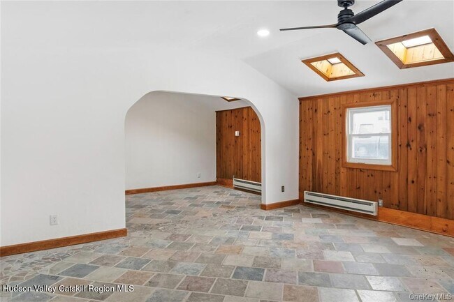 Building Photo - 378 Broadway