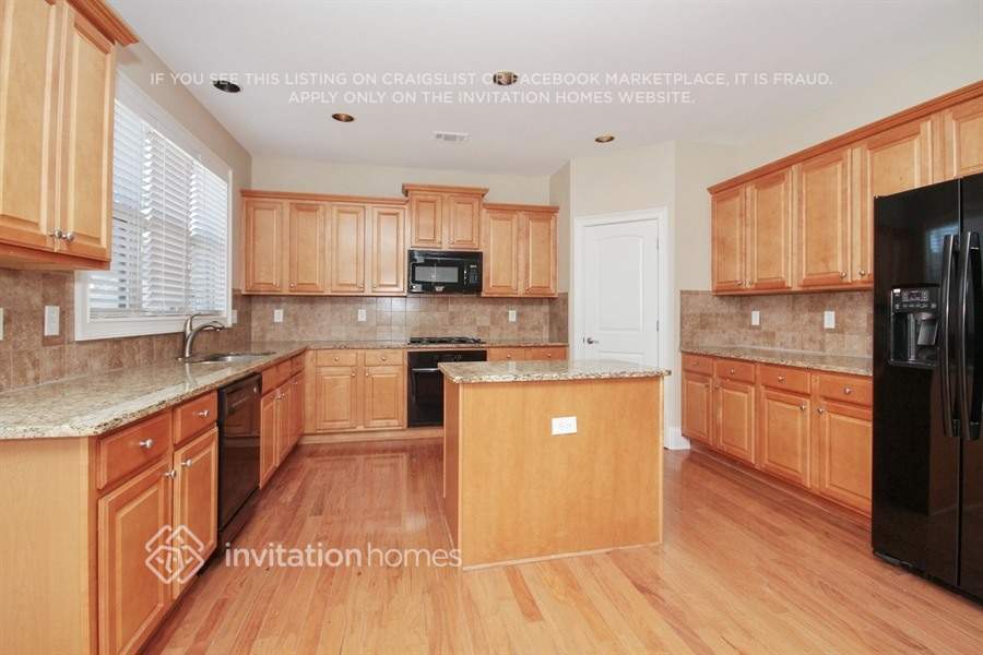Building Photo - 1458 Sparkling Cove Dr