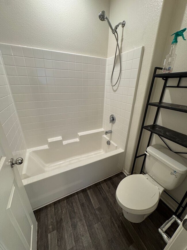 Building Photo - 3 Bedroom Brand New Home!