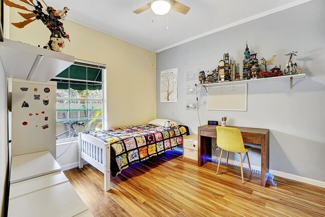 Building Photo - 6555 Via Regina