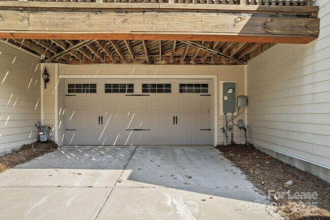 Building Photo - 4061 Zilker Park Dr