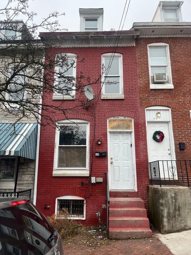 Primary Photo - Fully renovated 3 bedrooms 1 bath House