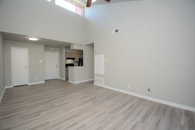 Building Photo - 13151 Walden Rd