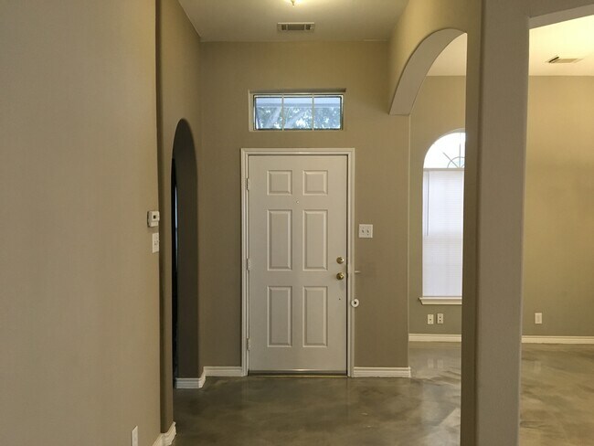 Building Photo - Welcome home to 824 Crossbranch!