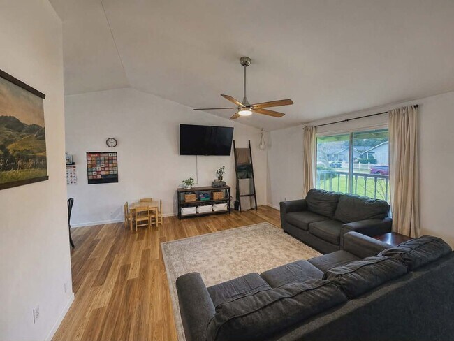 Building Photo - Must See 3 BED/2 Bath Rambler in Heart of Yelm Available 6/10/26! Close to JBLM!!!