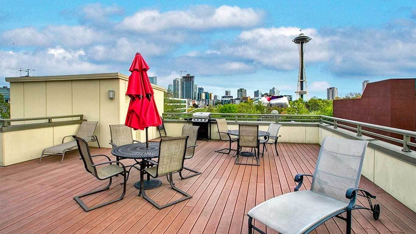 Communal Rooftop Deck - 621 5th Ave N