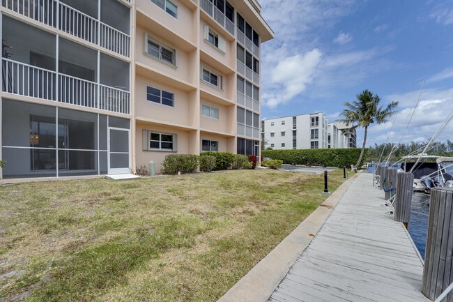 Building Photo - 750 NE Spanish River Blvd