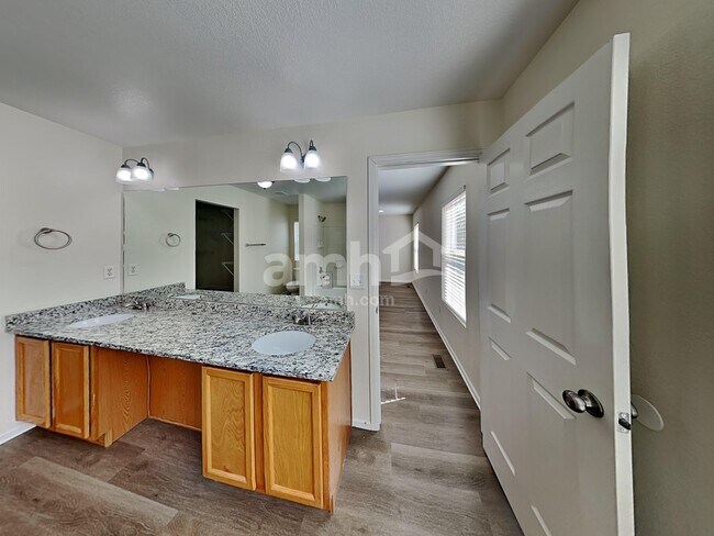 Building Photo - 2616 Coach House Loop