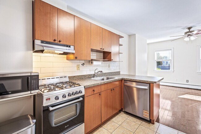 Building Photo - 11 Jones Pl