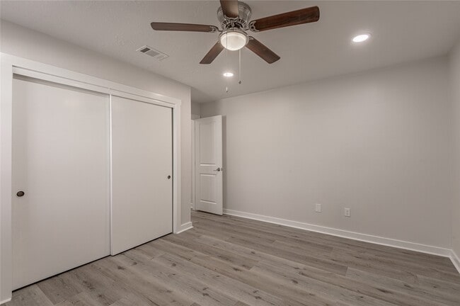 Building Photo - 2401 Sycamore Ave