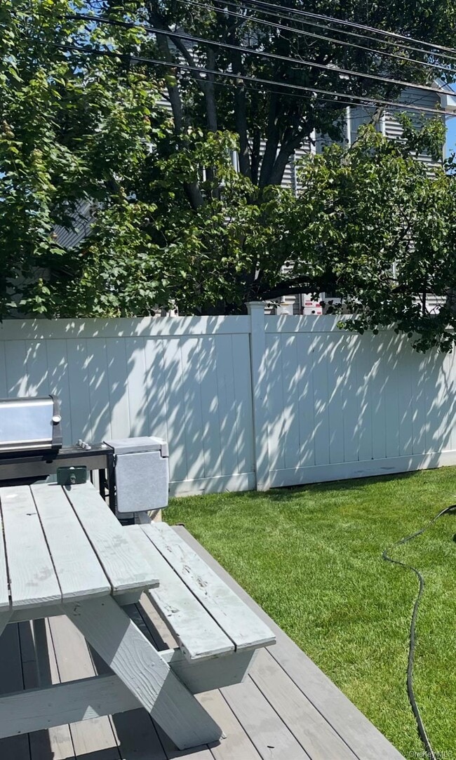 Building Photo - 433 W Park Ave