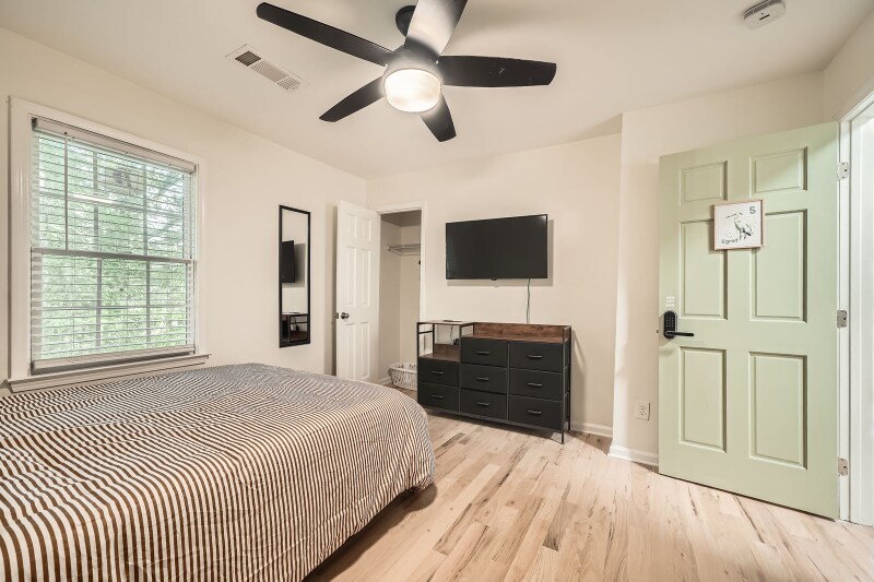 Building Photo - 466 Raven Springs Trail