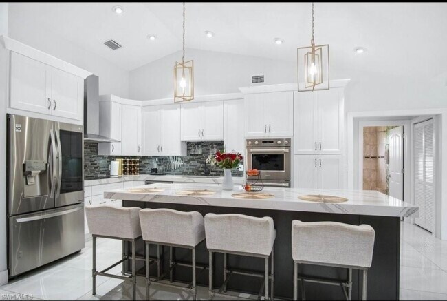 Building Photo - 8139 Las Palmas Way