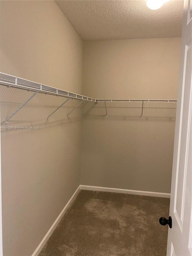 Building Photo - 125 Lake Smart Cir