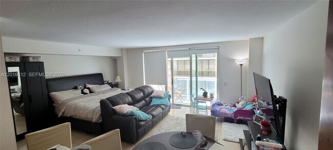 Building Photo - 9499 Collins Ave