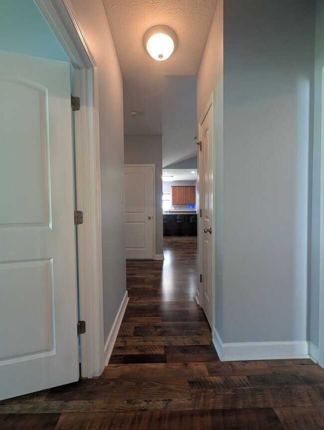 Building Photo - 305 Weatherford Dr
