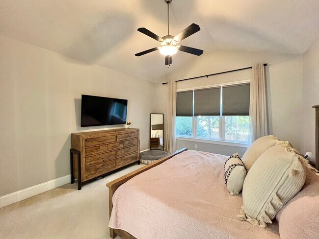 Building Photo - Gorgeous Custom Built 4BD, 3BA Holly Springs Home with Home Gym Setup and Fenced In Yard