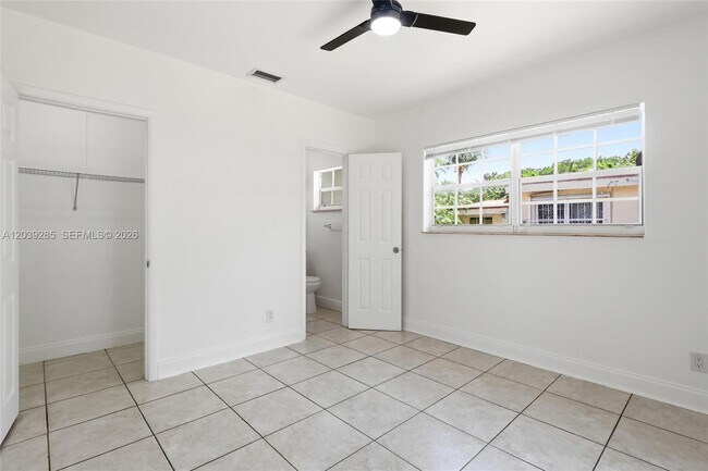 Building Photo - 875 NW 168th Dr