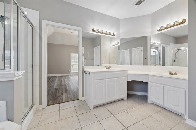 Building Photo - 16523 E Canterra Cir
