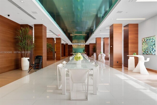 Building Photo - 300 Sunny Isles Blvd