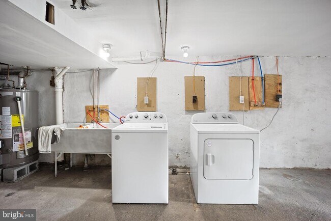 Building Photo - 5324 N Marvine St