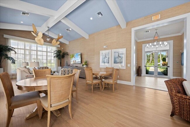 Building Photo - 143 Bay Colony Dr N