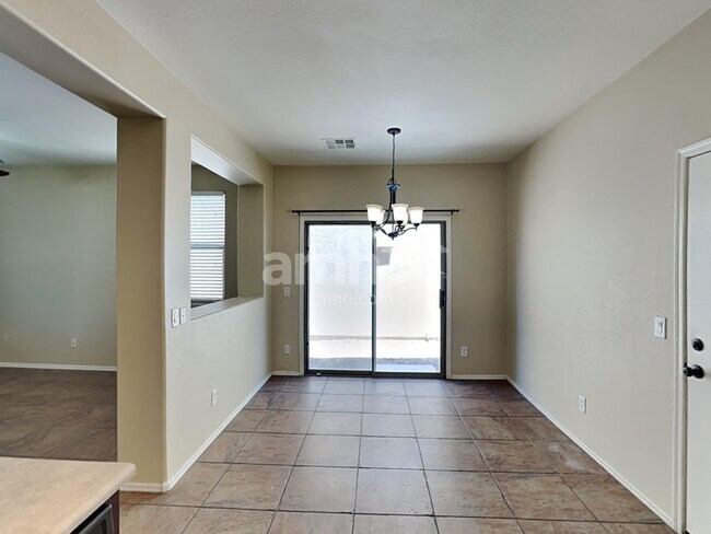 Building Photo - 3774 E Santa Fe Ln