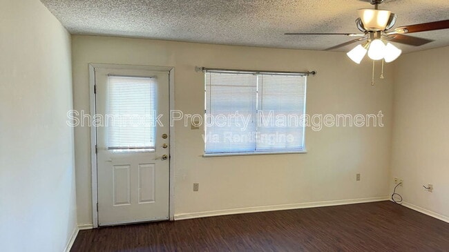 Building Photo - 908 Lancelot Cir