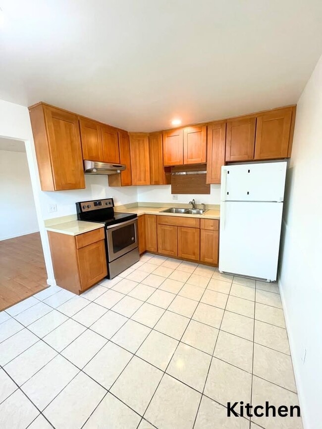 Building Photo - 2186 Pasetta Dr