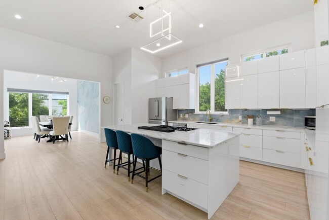 Building Photo - 3859 Tartan Ln