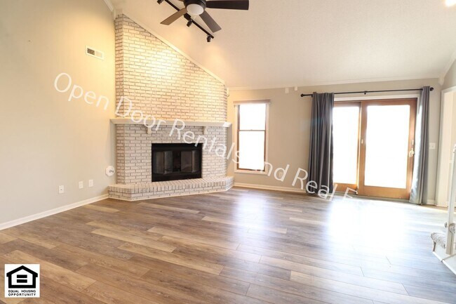 Building Photo - 4 bedroom home now available!