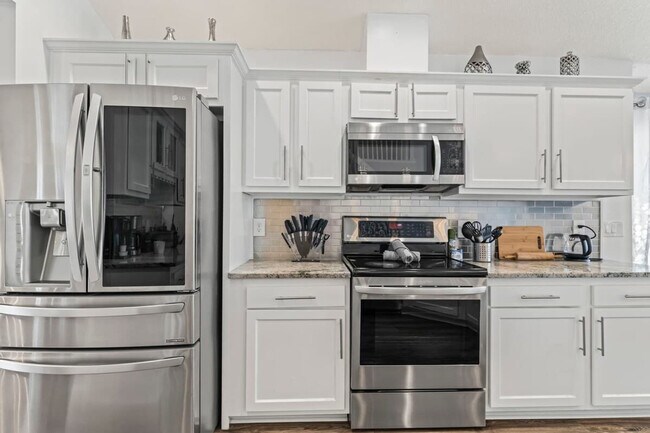 Building Photo - 1651 Hawkins Cove Dr W