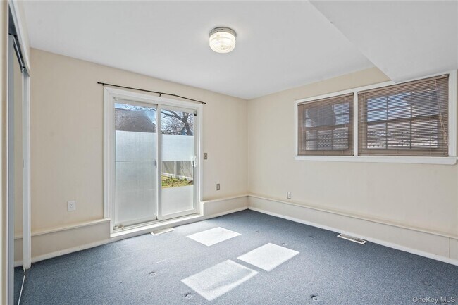 Building Photo - 445 S Wellwood Ave