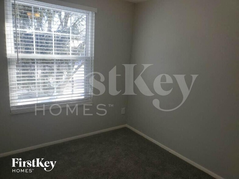 Building Photo - 4207 Edinburgh Dr