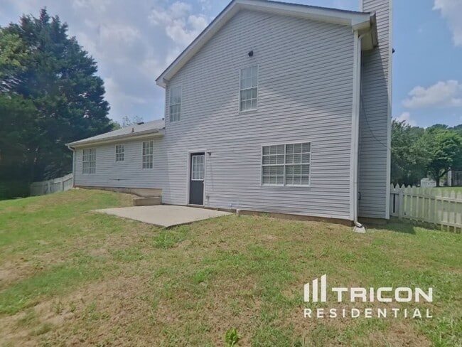 Building Photo - 61 Patricia Terrace