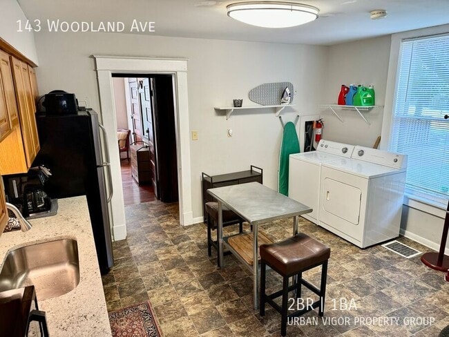 Building Photo - 143 Woodland Ave