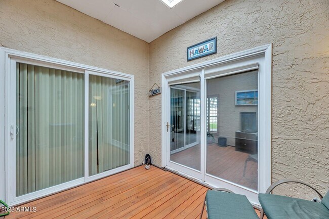 Building Photo - Welcome to your new home in Lake Biltmore Estates! ONLY 2199.00/$500 Of 2nd Month Rent