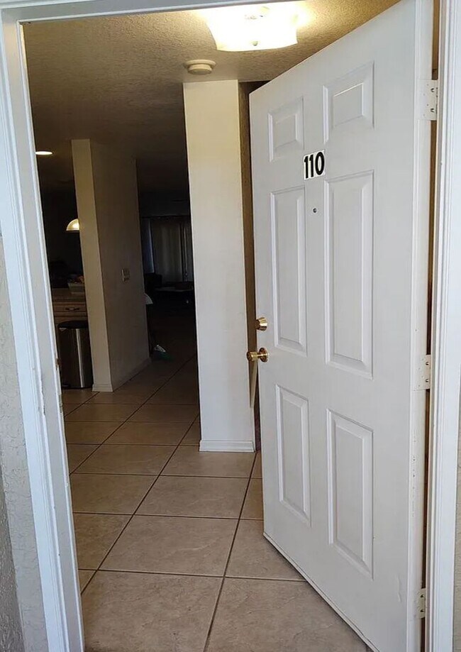 Building Photo - Villa Congress