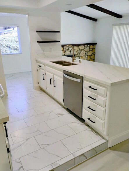 Building Photo - 9911 Voyager Cir