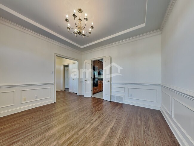 Building Photo - 1015 Warwick Pl