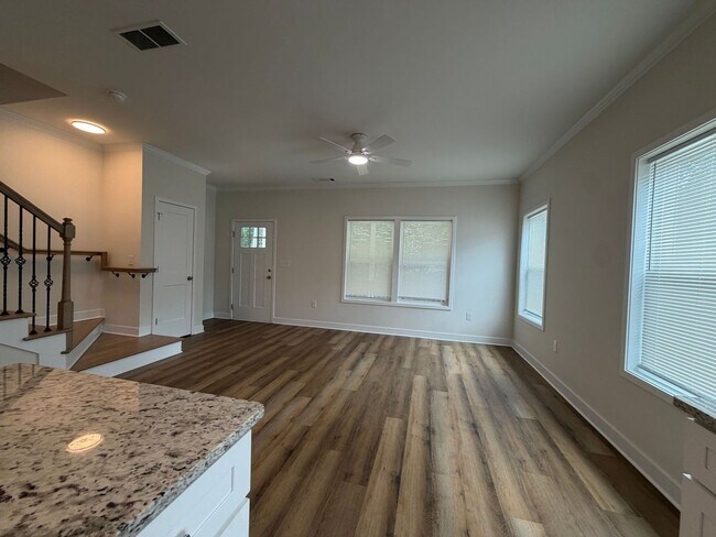 Building Photo - 192 Johnson Dr Ext