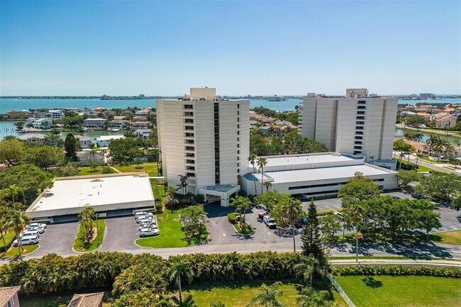 Building Photo - 5950 Pelican Bay Plaza S